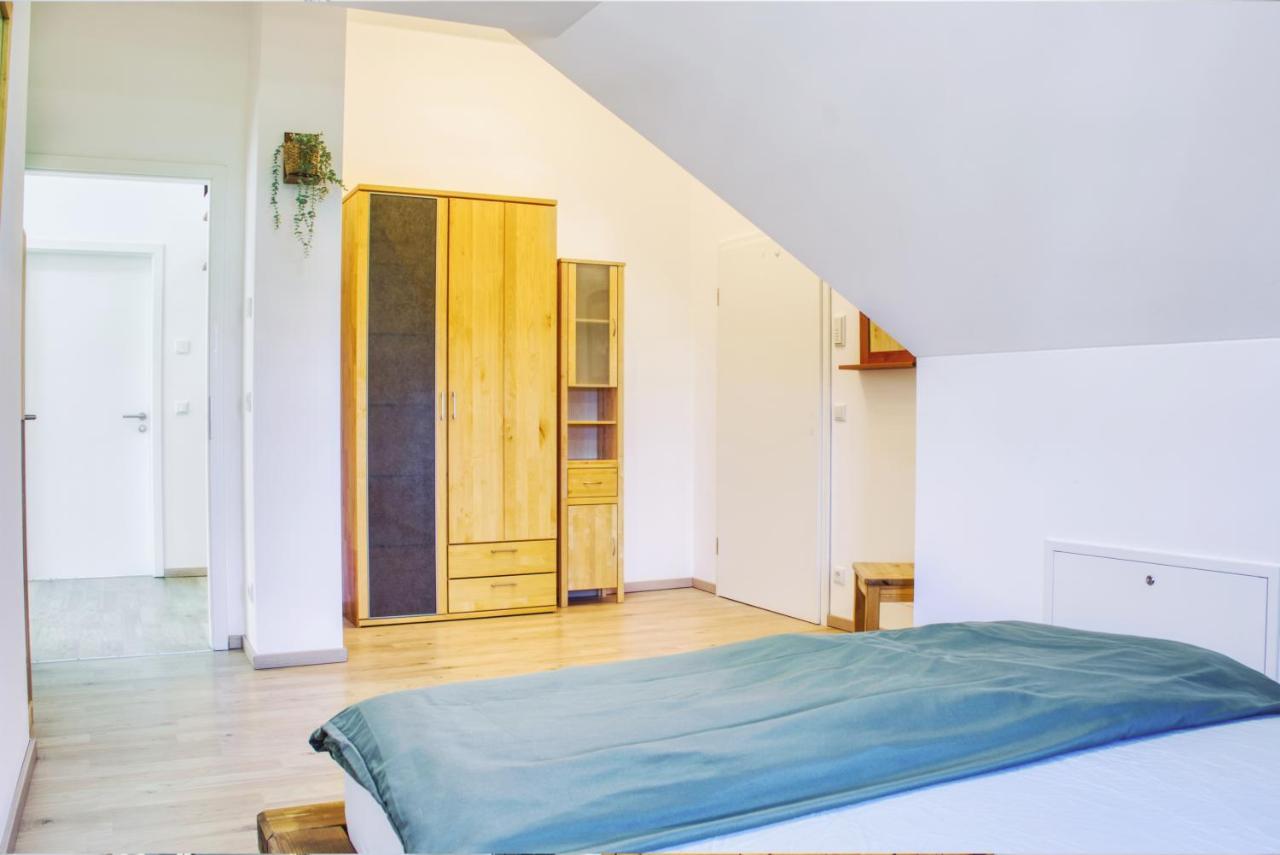 Luxus Apartment! Kueche, Balkon, Netflix, Parkplatz - 8 Personen Ilmmunster Exterior photo